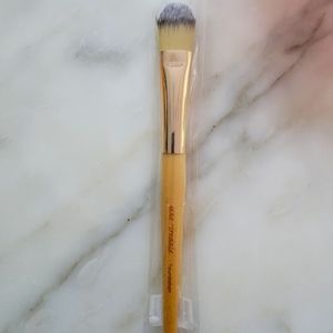 NEW- $41 Jane Iredale Foundation Brush